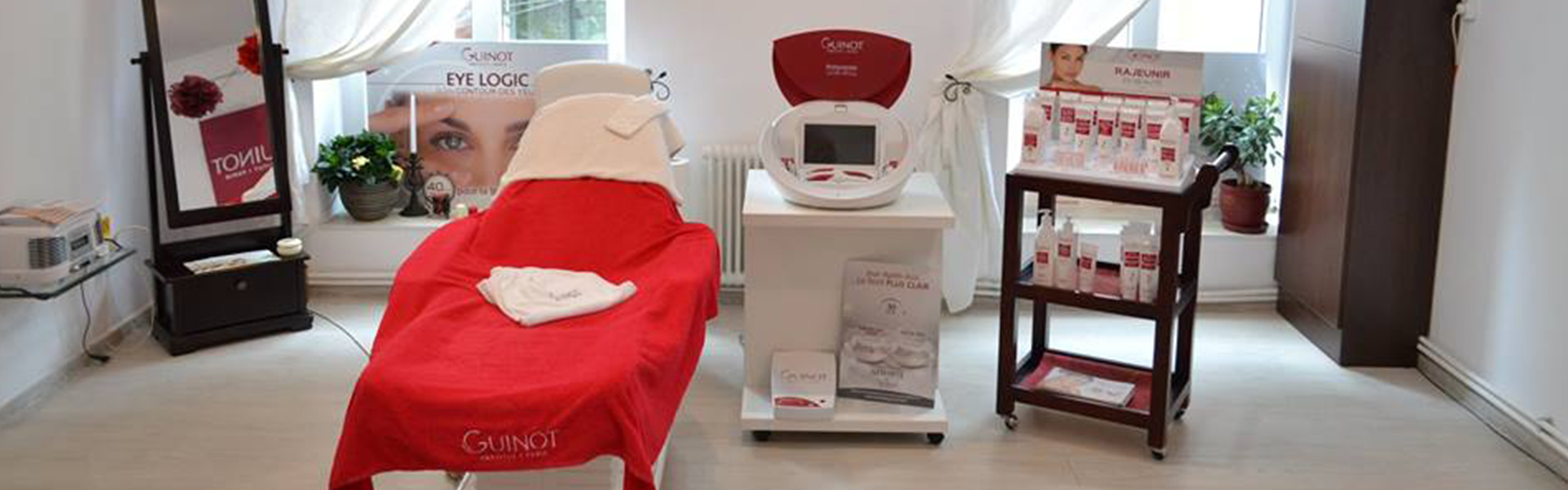 Monique Salon